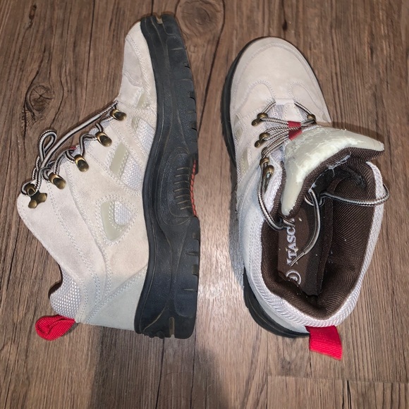 ITASCA Women’s Hiking Boots - Picture 5 of 7